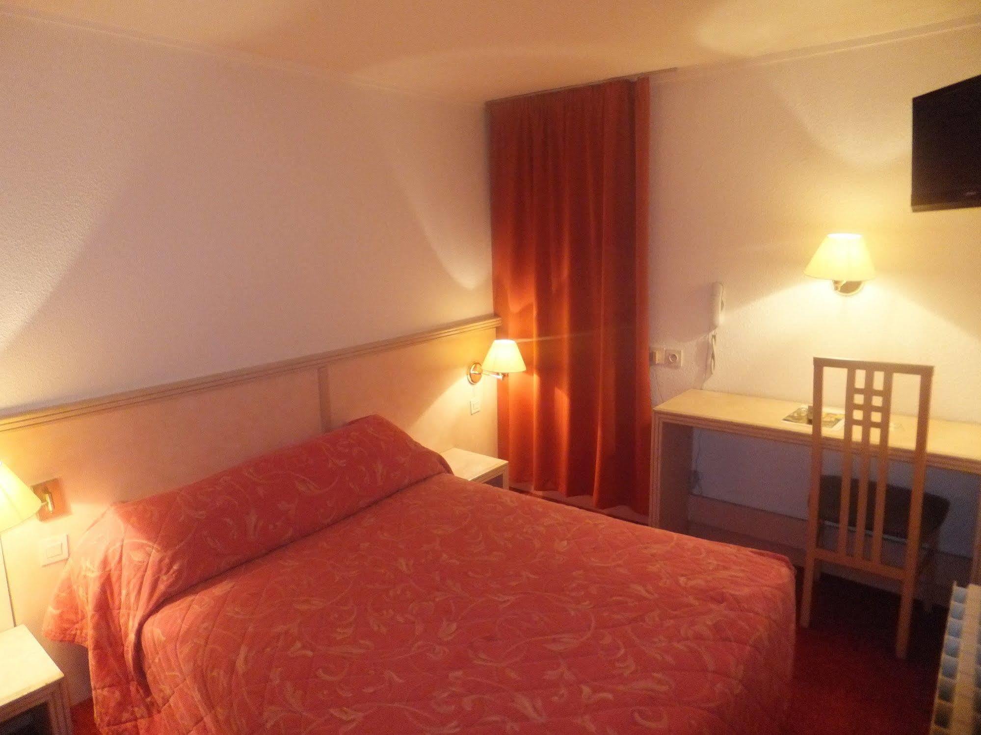 Hotel Le Village Gif-sur-Yvette